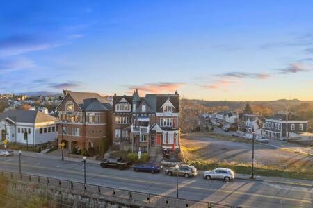 Charming Studio-Panoramic View-Your Pittsburgh Sanctuary Apartment Exterior photo